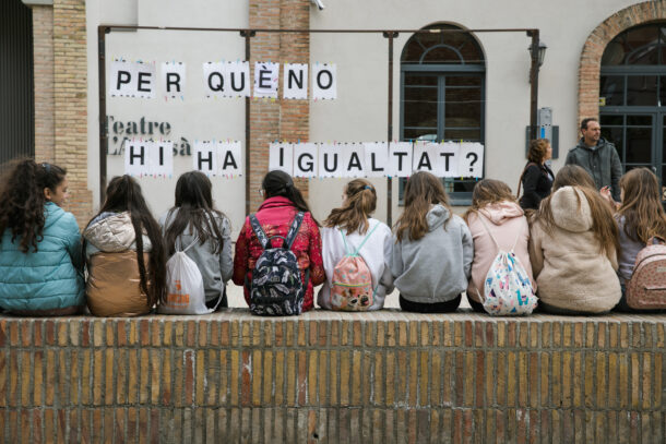 L'ESCOLA PREGUNTA